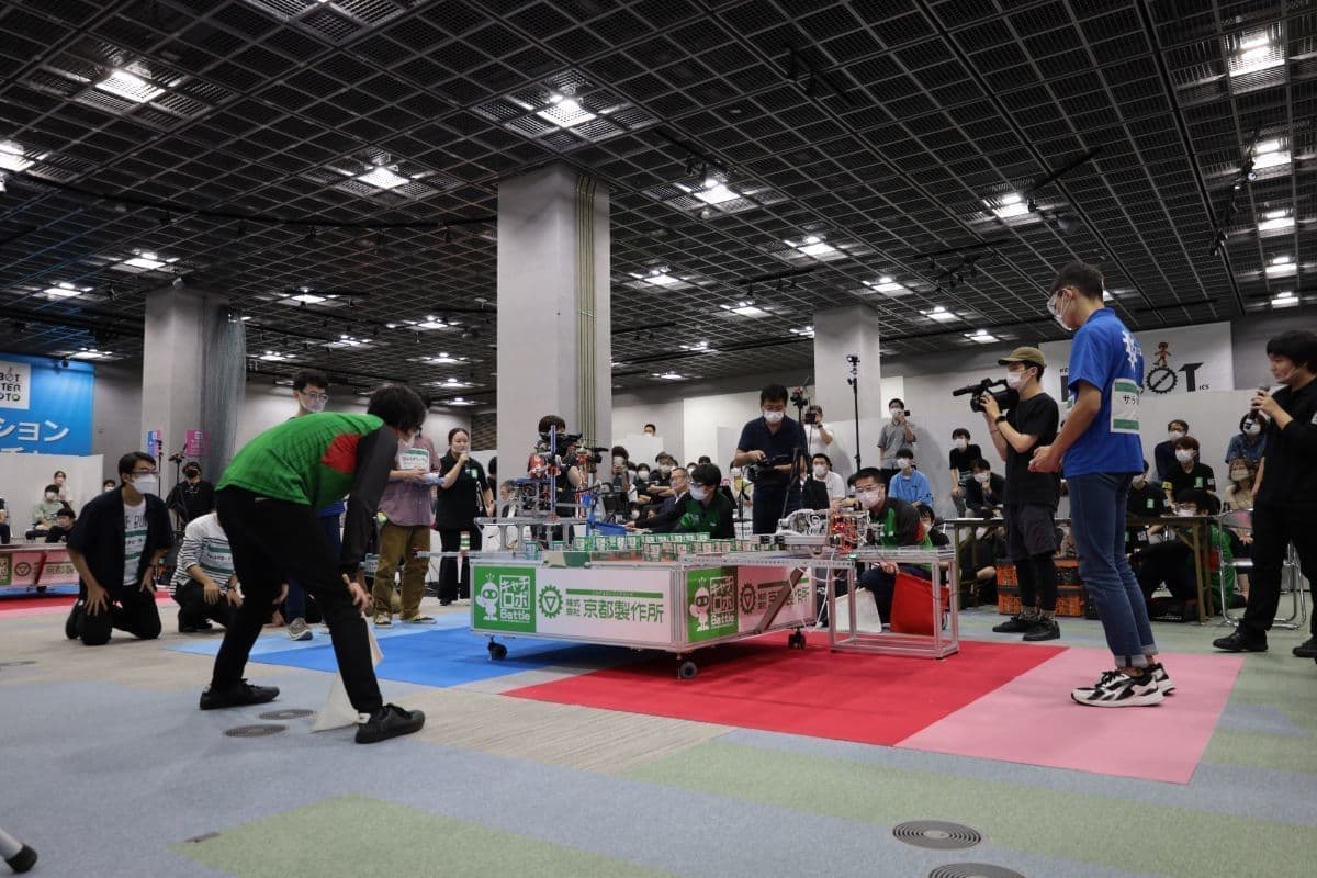 キャチロボバトルコンテストの様子